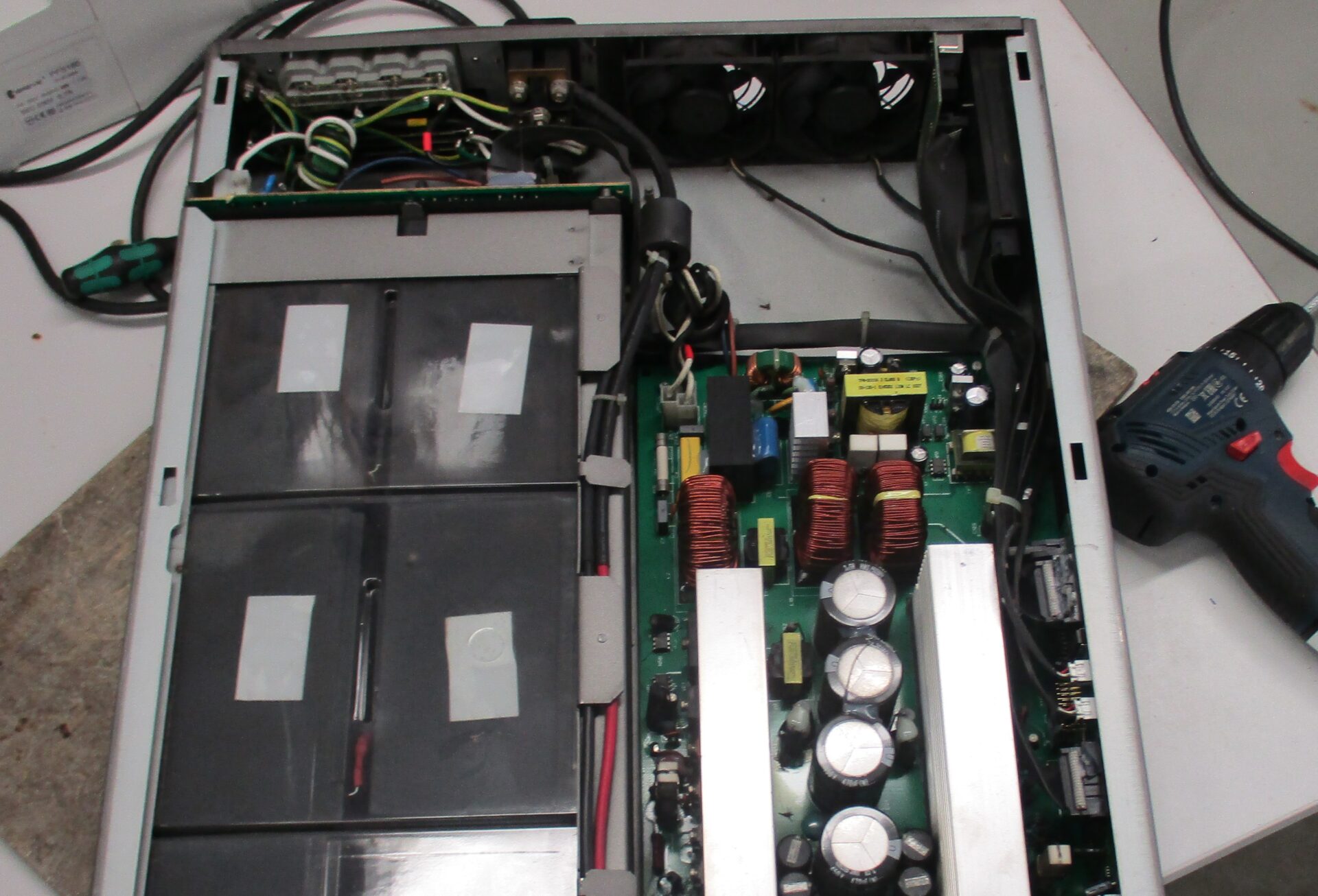 Naprawa zasilaczy UPS w RGB Elektronika