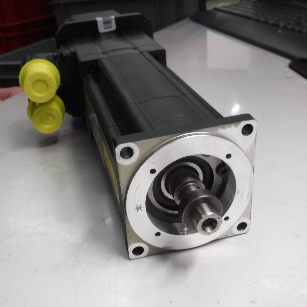 réparation de l'unité de commande du moteur électrique