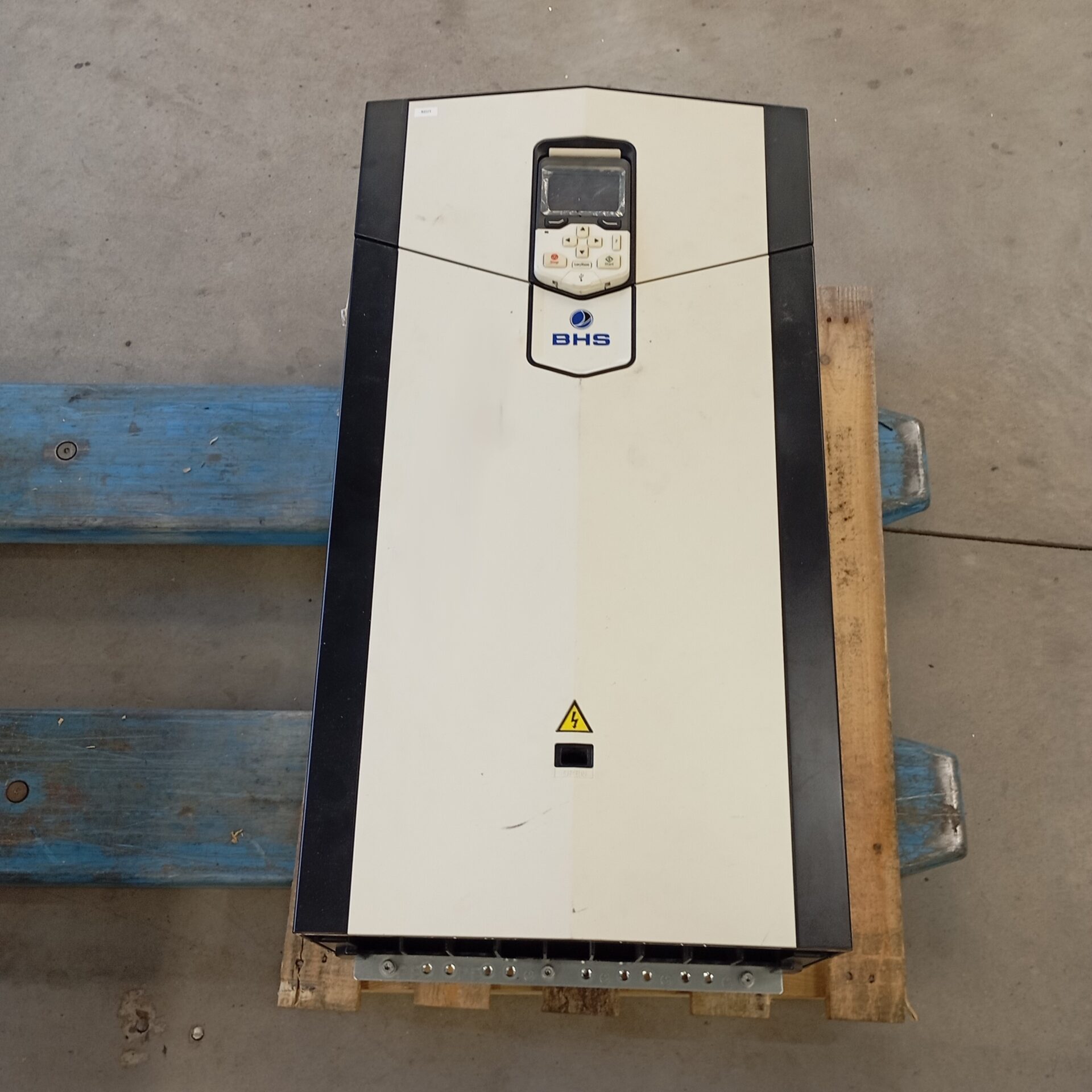 Connexion de l'onduleur ABB ACS880