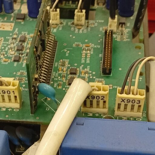 sorties analogiques ABB ACS550
